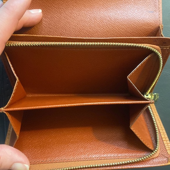 Louis Vuitton Authentic EPI Wallet - Picture 6 of 8